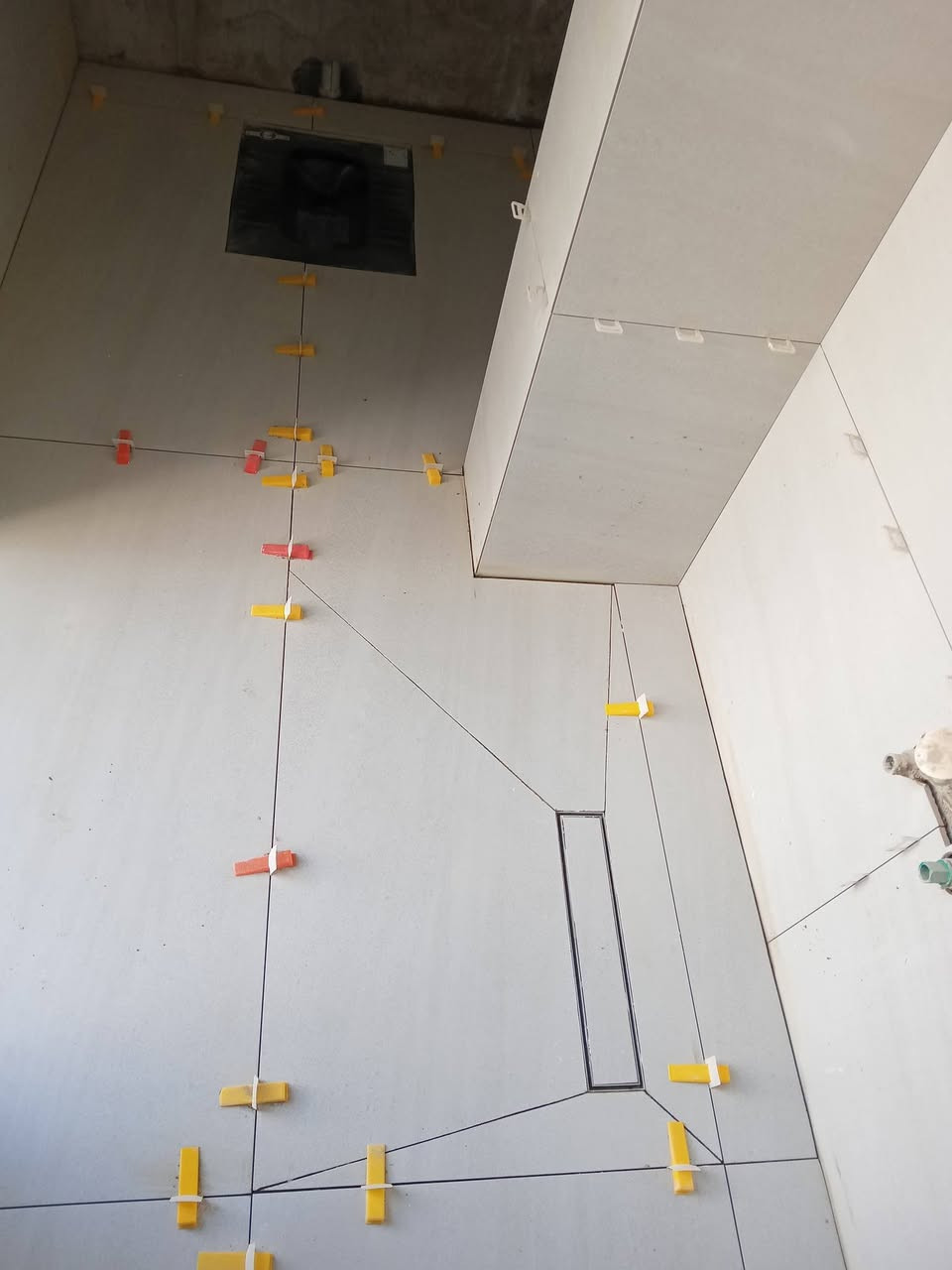 شغل ارضيات بورسلين وسيراميك شغل شرط جميع انواع الارضيات ***********
