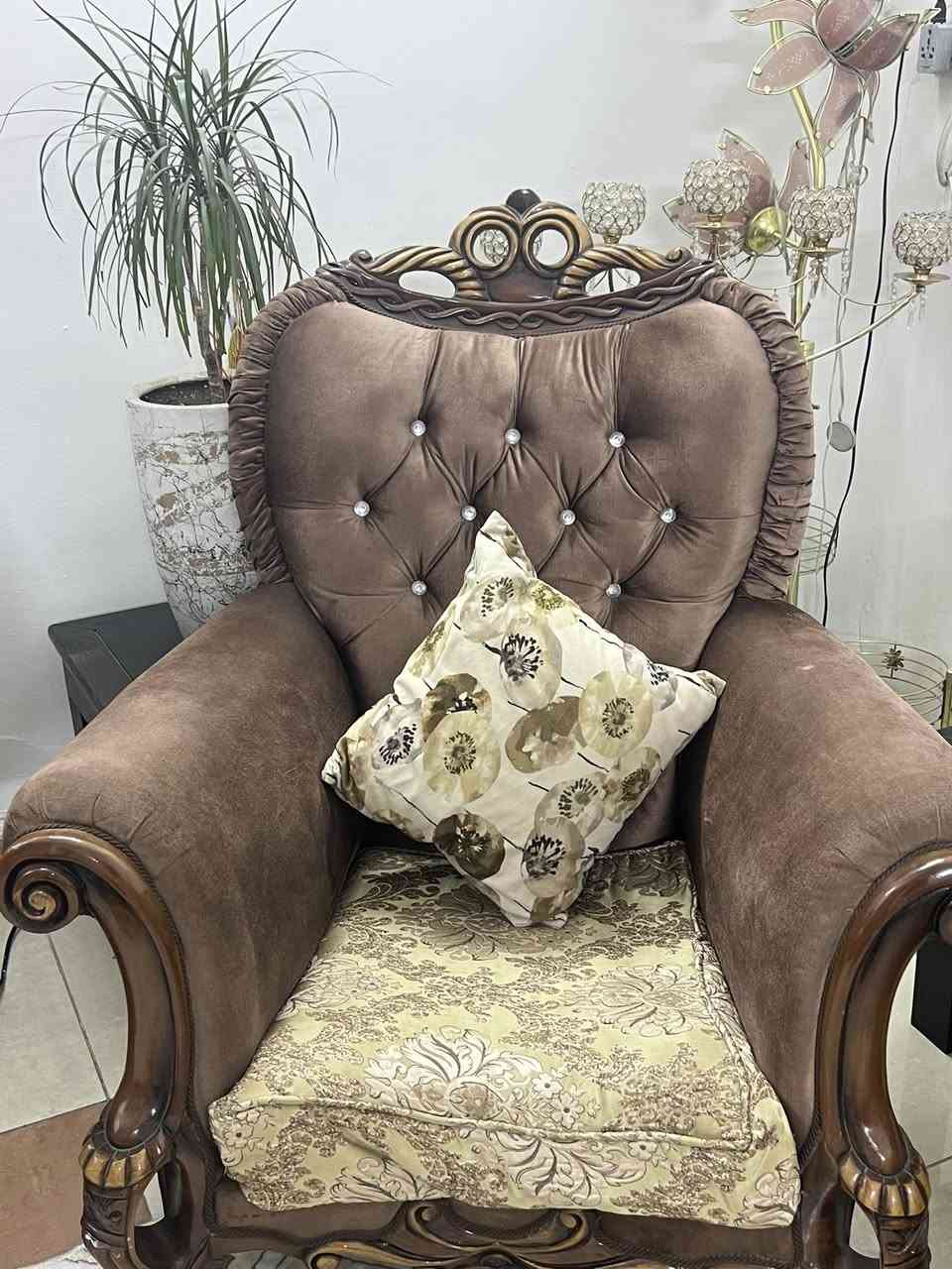 تخم ونص ملكي تركي بيع بحالة جيدة سعر ٧٥٠ألف مكان بغداد القادسية ***********
