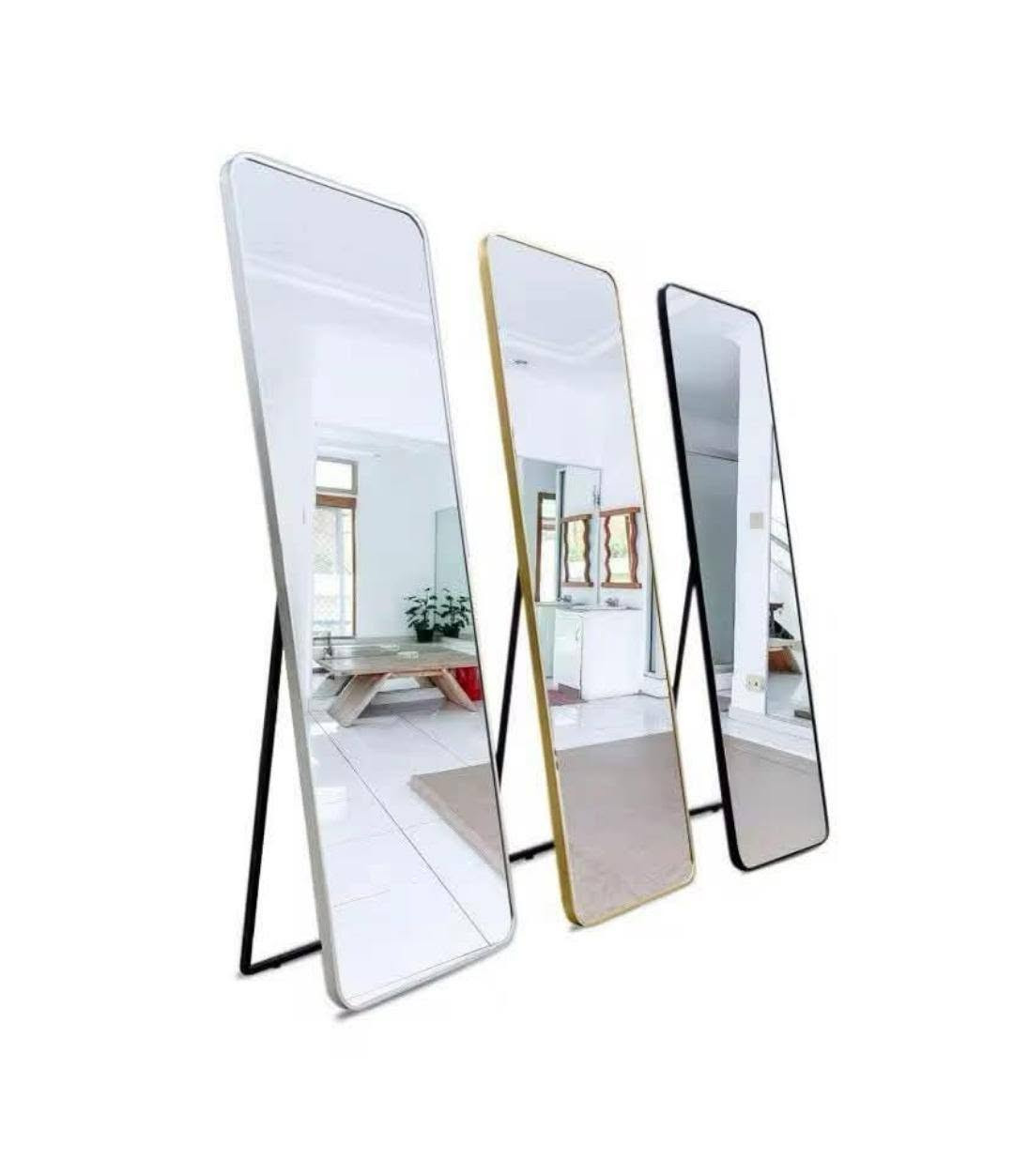 مرآة أرضية بتصميم عصري وأنيق تضيف لمسة فخامة لديكور المنزل، مناسبة لغرف النوم، المداخل ومحلات الأزياء.

• تصميم مميز وأنيق يناسب مختلف الديكورات

• يمكن تعليقها على الحائط أو استخدامها كمرآة أرضية

• مزودة بركيزة خلفية ثابتة للوقوف على الأرض

• متوفرة بثلاثة ألوان 
أسود، ذهبي، أبيض

المقاسات
الطول: 150 سم
العرض: 40 سم
السعر 18 الف 
توجد خدمة توصيل 💝


**إذا كنت صاحب هذا الإعلان وتريد حذفه لأي سبب، رجاءا أرسل رسالة إلى الدعم الفني**