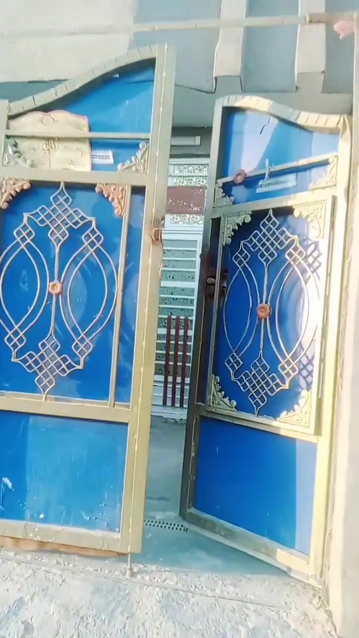 سلام عليكم بيت اللبيع مساحه 100متر بناء طابوق عراض خاص (35)مليون ***********
