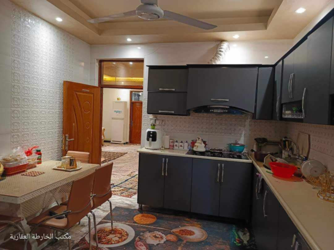 السلام عليكم ورحمة الله وبركاته
دار للبيع في الحلة - حي الضباط 🏠
✅ جنس العقار: ملك صرف (طابو).
✅ المساحة: 191 متر | سنة البناء: 2018.
تفاصيل البناء:
• الطابق الأرضي: غرفتين نوم + صالة استقبال + هول + مطبخ + مجمع صحيات.
• الطابق الثاني: غرفة نوم + هول واسع.
💰 المعلومات المالية:
• البيت مطلوب للمصرف العقاري (مبادرة): 90 مليون.
• القسط الشهري: 438 ألف دينار.
📍 للاستفسار يرجى مراجعة "مكتب التصميم العقاري":
الحلة - حي الصحة - مجاور جامع الهندي
📞 أو الاتصال على الأرقام التالية:
*********** | ***********
