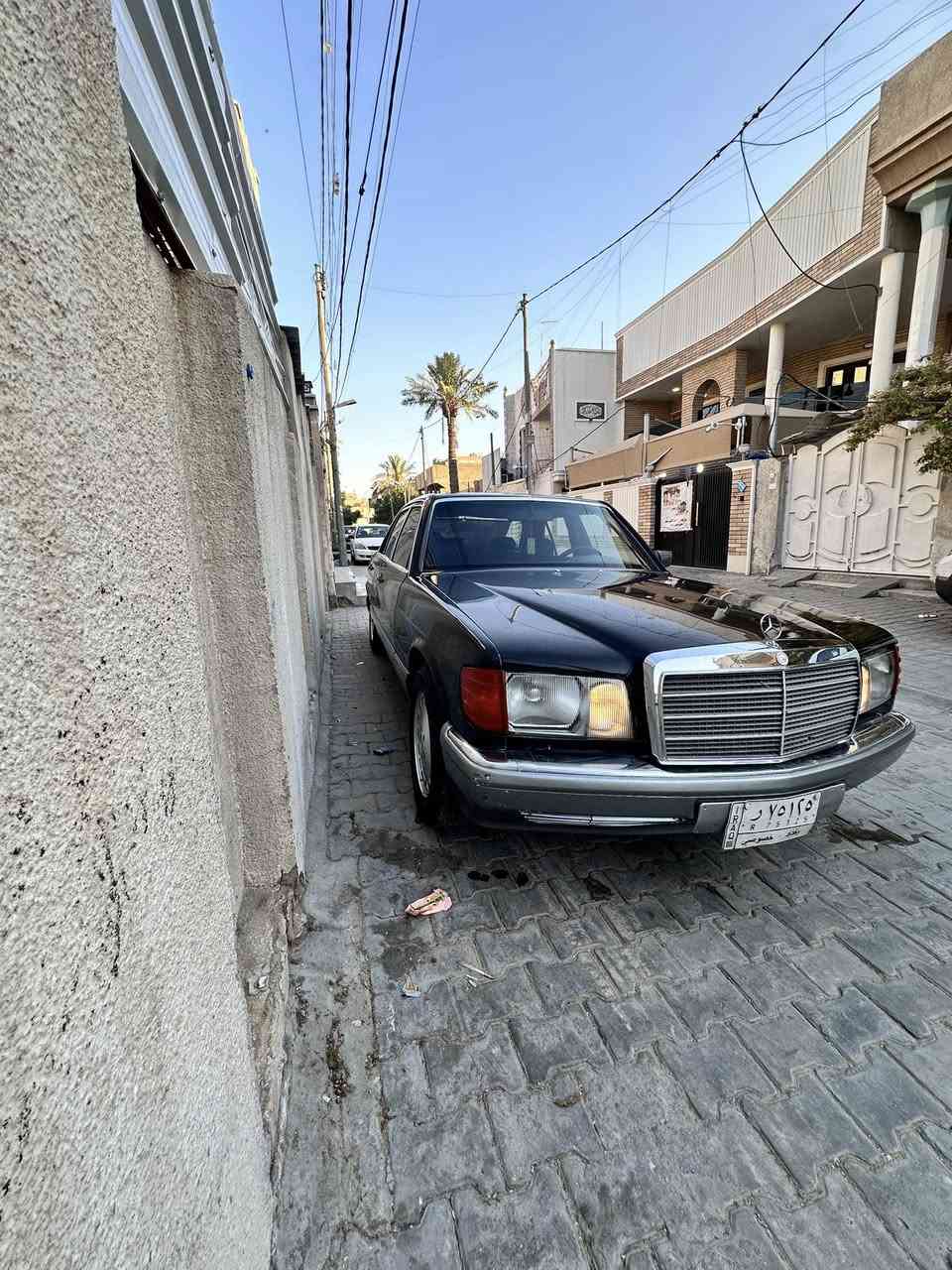 السلام عليكم 
للبيع مارسيدس جامبو مديل 1990
باب قصير دبل مروحة دبل فتبم بردة كهرباء 
رقم بغداد الاماني 
محرك وكير بلادي 300قبق اسود 
تخم تاير جديد ويل كب 
صدر امامي خلفي  100/75
صبغ جديد صابغهة بعدهي ما مبولشة 
يرادلهة ترتيب الكشنات الامامية بس المقعد 
العنوان بغداد الكرخ شارع الربيع 
السعر 65وبيهة مجال 
هاتف ***********
