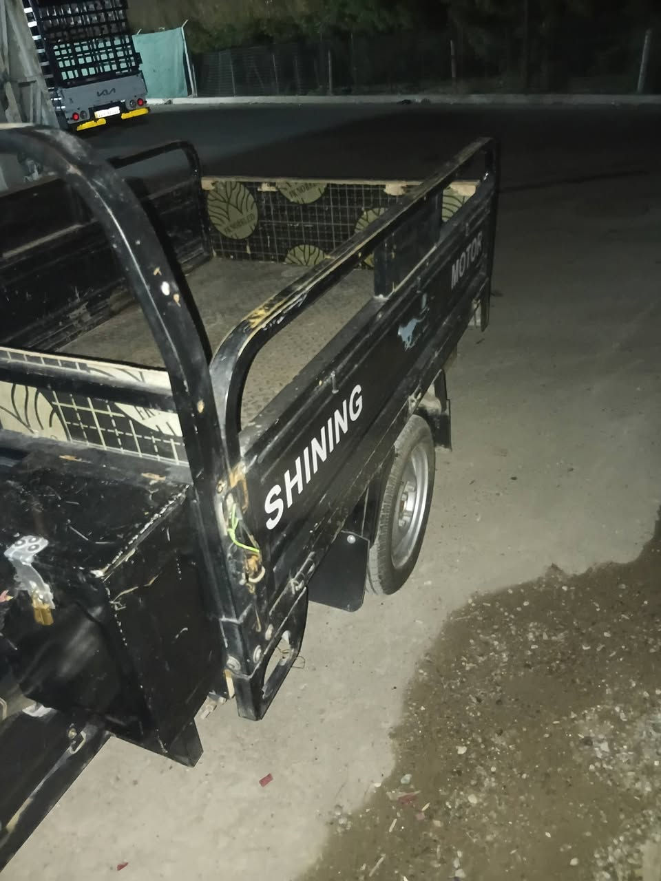 سلام عليكم ستوته جمره موديل 2022 نضيفه كلشي شغال بيه اوراق اوراق اصوليه سعر مليون وثمنميه وبيه مجال جسر ديالى القديم رقم الهاتف *********** واتساب فقط وما زنجر مفتوح راسا ودلل
