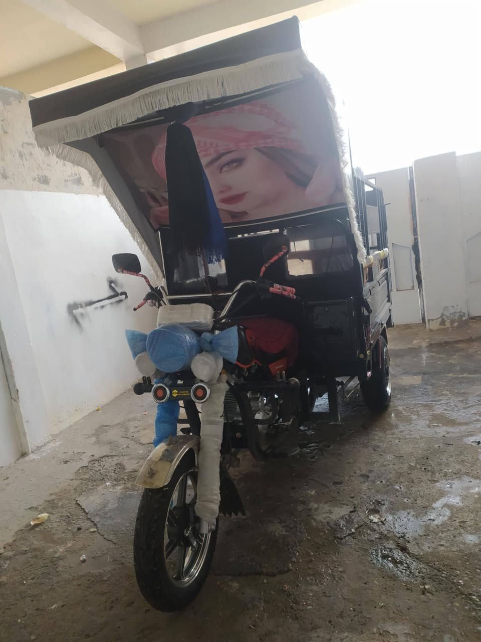 بەناوی خوای گەورە
ئەم گولە بۆ فرۆشتن

مالەکە خۆی دیارە وەسفی ناوی

مەکینەی 200

شوێن کەلار

هی من نییە تەلەفون بکە بۆ خاوەنی

سعری 2350

***********
