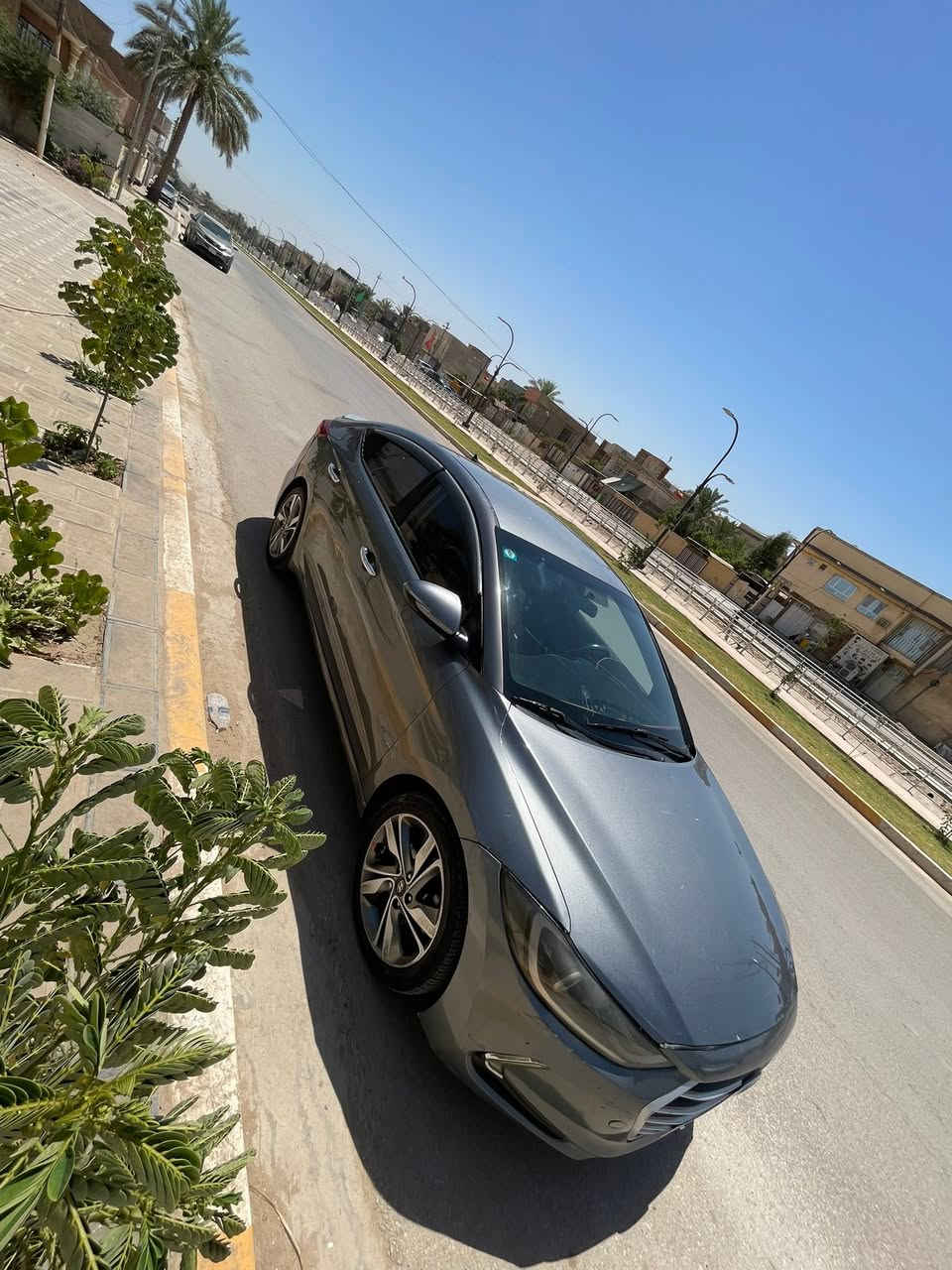 السلام عليكم 
للبيع الانترا 
خليجي 2017
رقم بغداد E
بسمي دولي
فول 1/1🔋
بيها جاملغ 
+باب 🚪
مكاني حله 
السعر 101💵
استفسار ***********❤️📞
