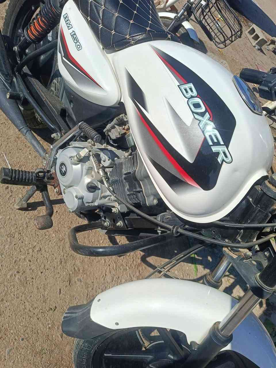 السلام عليكم 
دراجه بوكسر موديل 2021
للبيع عنوان ديالى خالص جيزاني لامام 
رقم 0783 250 7595
