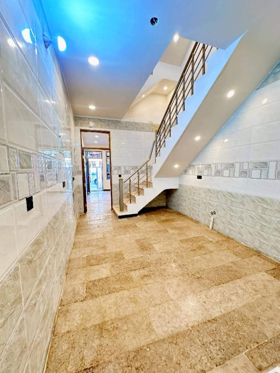 ٧٠متر #للبيع
يحتوي على #استقبال #مطبخ #خدمات #٣غرف

الموقع 📍الشعب خلف نادي العربي قريب فلكة صباح الخياط 

للأستفسار آكثر الأتصال على الأرقآم 

***********

مكتب القريشي   لبيع وشراء العقارات
