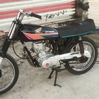 دراجه للبيع ادوات سعر 550 وبيها مجال رقم الهاتف 07708503132