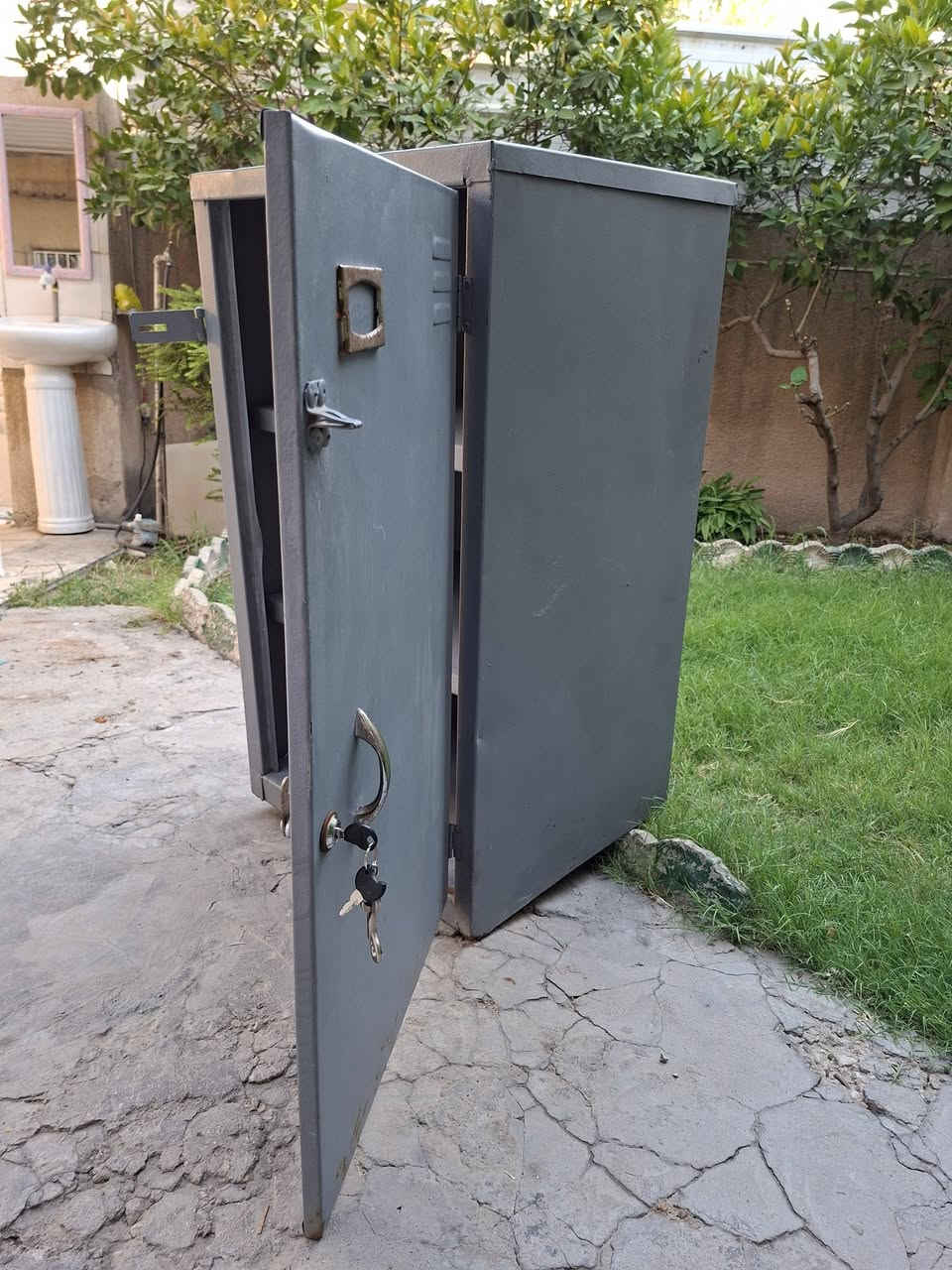 بسم الله الرحمن الرحيم
لوكر حديد قوي قياس 90×50
ثلاث خانات وياه مفاتيح عدد 2
#السعر 60 الف
مكاني بغداد حي العامل
*********** واتساب
الخاص مغلق
