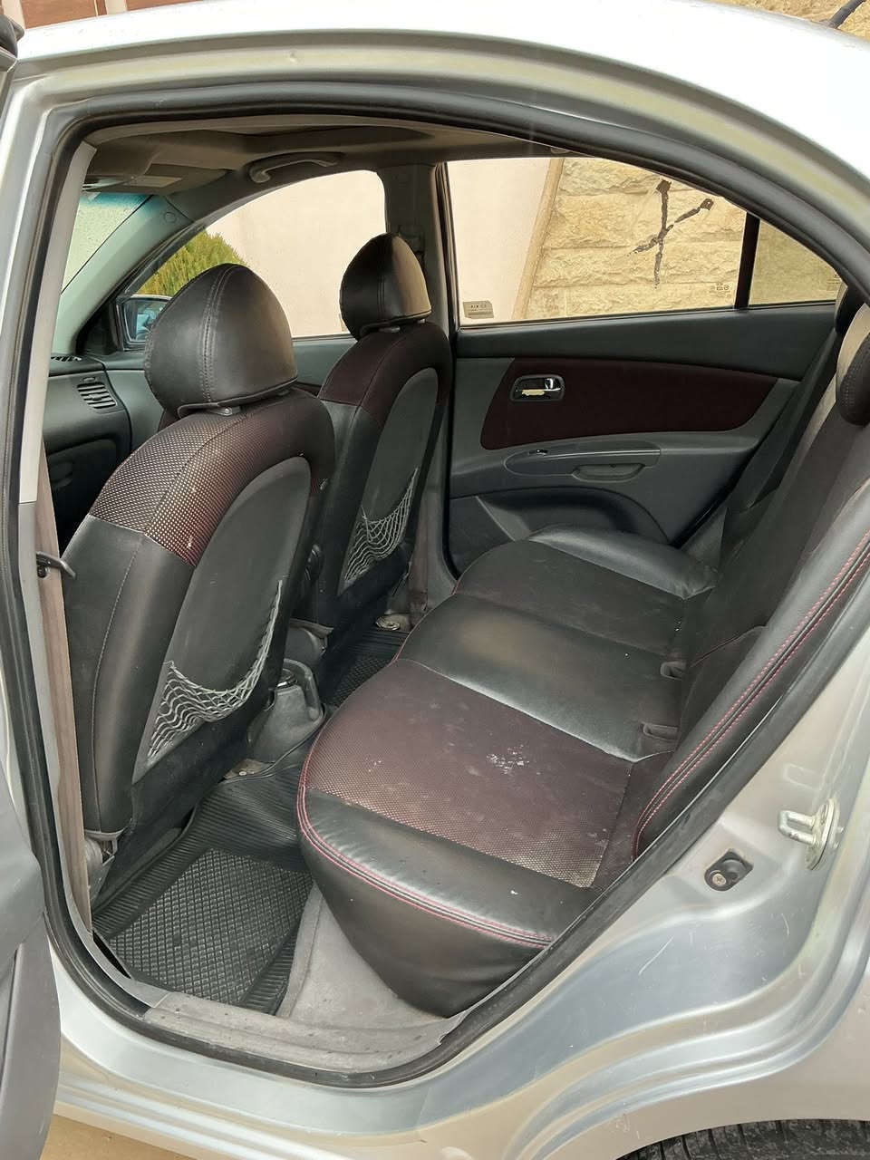 كيا برايد كولد ٢٠٠٨
فول مواصفات 
مقاعد جلد 
 تدفئ وتبريد بالمقاعد 
حجم المحرك 1600
حساسات خلفيه 
للتواصل علئ الرقم الخاص 
***********
