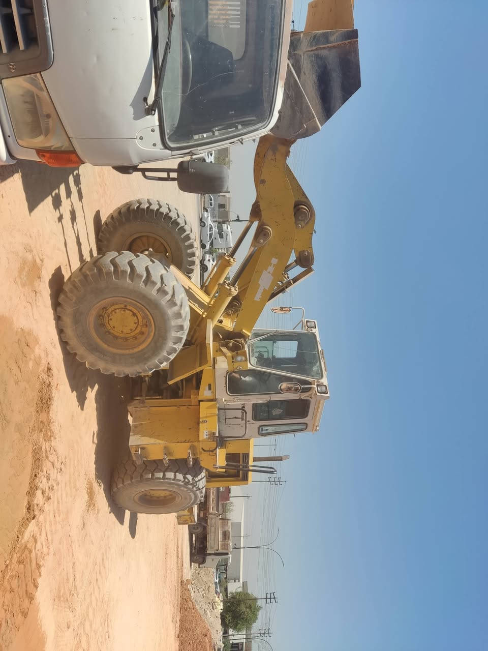 شفل للبيع 70داش ثري مكينه نضيفه وحلوه مكانه بابل للاستفسار الاتصال ***********
