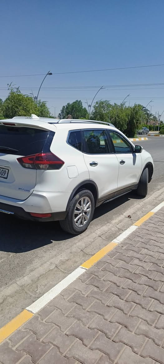 🚗 للبيع او مرواس :
نيسان روج sv 2018
📊 المسافة المقطوعة: 128 مايل
🛠️ المحرك: 4 سلندر – 2500cc

⚙️ المواصفات:
• فول مواصفات عدا البانوراما
• تحكم ستيرن
• مثبت سرعة
• شاشة وسطية كبيرة تدعم CD + Apple Car Play
• بلوتوث 
• نظام قيادة ايكو + سبورت + نورمال
• مقاعد مخمل مع تدفئة وتحكم كهربائي بالمقاعد
• بصمة تشغيل + بصمة أبواب
• تشغيل عن بعد
• داخلية لون أسود
• حساسات إطارات
• صندوق كهربائي
• بصمة صندوق 
• حساس قدم
• كاميرا دوارة + كاميرا 360 درجة
• ويل كب 18 انش
• تحديد مسار
• رادار جانبي وخلفي
• نظام Auto Stop
• إشارات بالمرايا
• نظام صوت راقي Bose
⚠️ أضرار السيارة:
• وارد أمريكي
• حادثه قطعة تبديل ( الجاملغ ) والبنيد تعديل بارد 

📌 تفاصيل إضافية:
• رقم السيارة الانبار الدولي الجديد
• باسم المالك تحويل مباشر
• سنوية نافذة حتى 2028
• لون السيارة: ابيض


**إذا كنت صاحب هذا الإعلان وتريد حذفه لأي سبب، رجاءا أرسل رسالة إلى الدعم الفني**