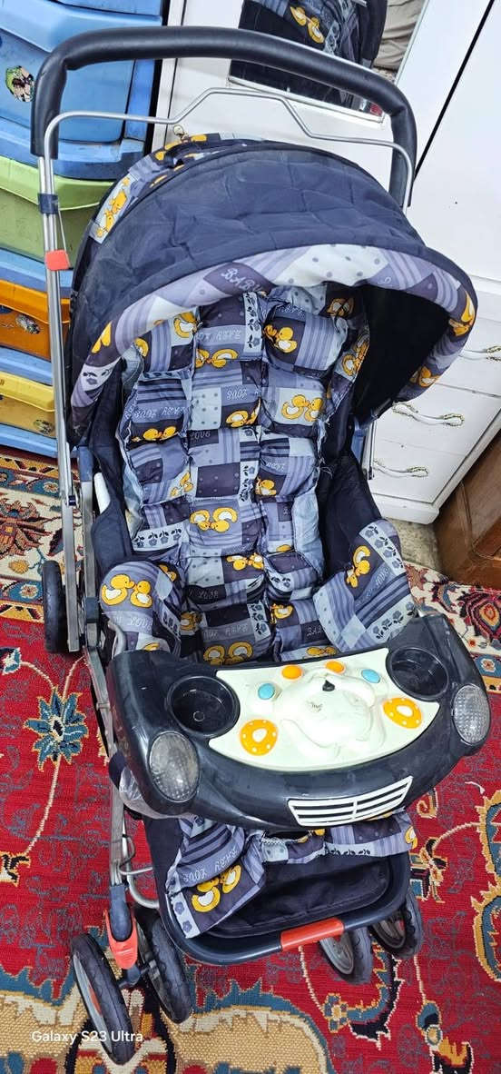 عربانة طفل للبيع السعر 60 
0772 729 8223
