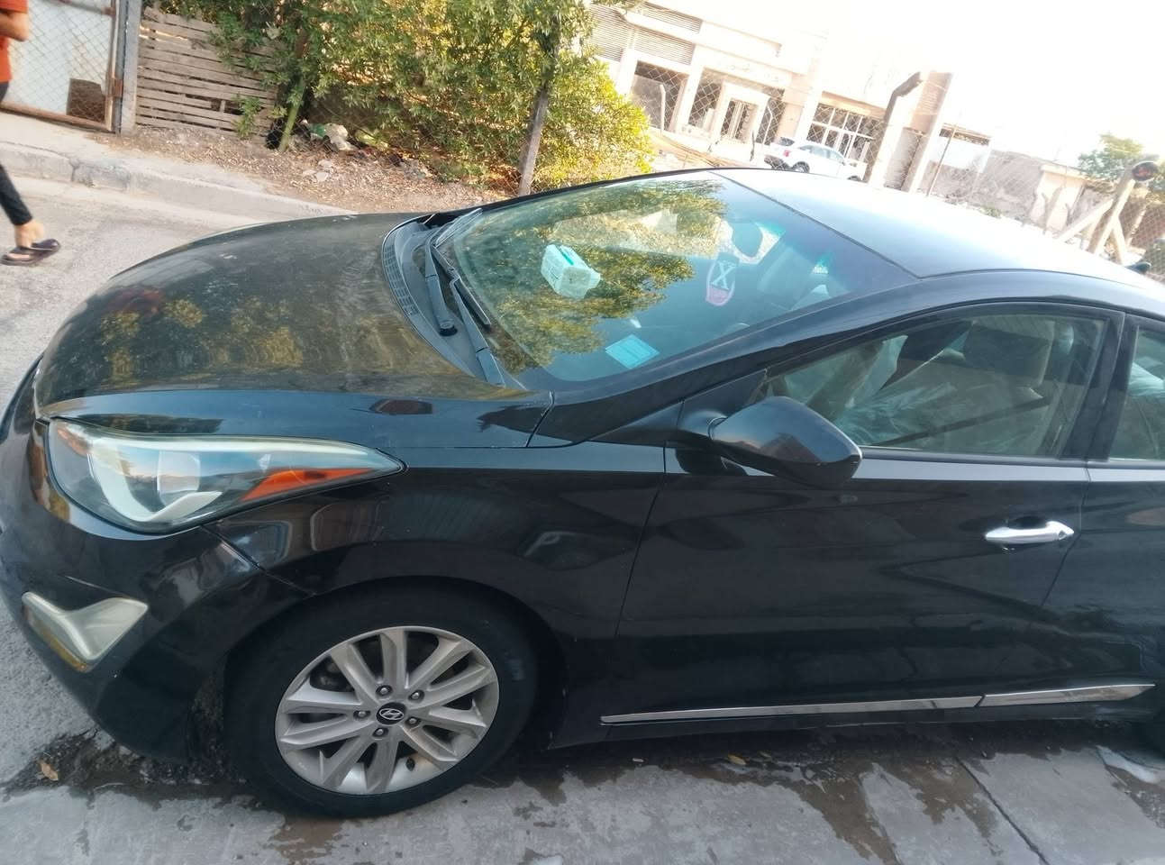 السلام عليكم 
 النترا موديل ٢٠١٤ 
سونار موثق بالصور 
ب اسمي بغداد المكان 
***********
