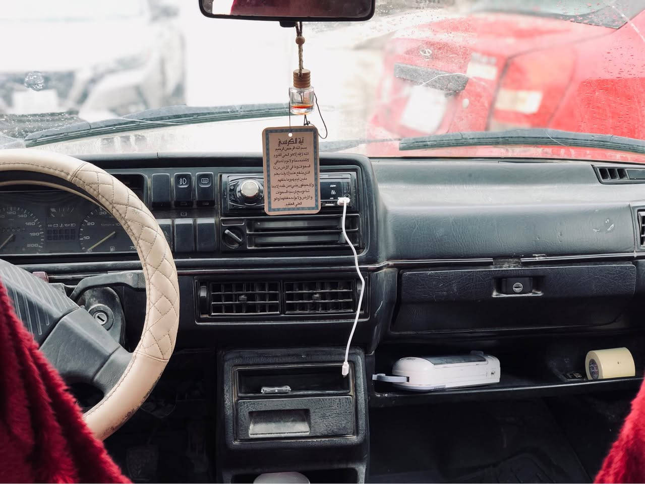 🚗 ڤۆڵکسواگن جیتا (Jetta) - مۆدێل 1992 🚗
تایبەتمەندییەکان:
• تەکنیکی: بێ عەیب و بێ کێشە، تەئمیر عام کراوە و زۆر توندوتۆڵە (تەقە و ڕەقەی نییە).
• تایە: ٤ تایەی تازەی لەژێرە.
• سەنەوی: کارتۆنە (خاوەنەکەی لە قادسییەیە و پێویستی بە سۆراغە).
• زیادە: بیتاقەی بەنزینی هەیە و سەیارەیەکی پاک و ماڵدۆستانەیە.
💰 نرخ: ١٨ وەرەقە و مەجالێکی کەمی تێدایە.
🚫 تێبینی: گۆڕینەوە ناکەم، تەنها بۆ فرۆشتنە.
📞 پەیوەندی:
***********
***********
🚗 فولكس واجن جيتا - موديل 1992 🚗
المواصفات:
• الحالة: سيارة معمرة بالكامل (تعمير عام)، توب ونظيفة جداً (بدون أي طقطقة).
• الإطارات: ٤ إطارات جديدة.
• الأوراق: السنوية كارتون (صاحب السنوية في القادسية ويحتاج متابعة).
• الإضافات: بطاقة الوقود متوفرة، سيارة مال بيت وجاهزة.
💰 السعر: ١٨ ورقة وبيه مجال بسيط.
🚫 ملاحظة: السيارة للبيع فقط، لا يوجد مجال للمراوس.
📞 للاستفسار:
***********
*********** كركوك, العراق
