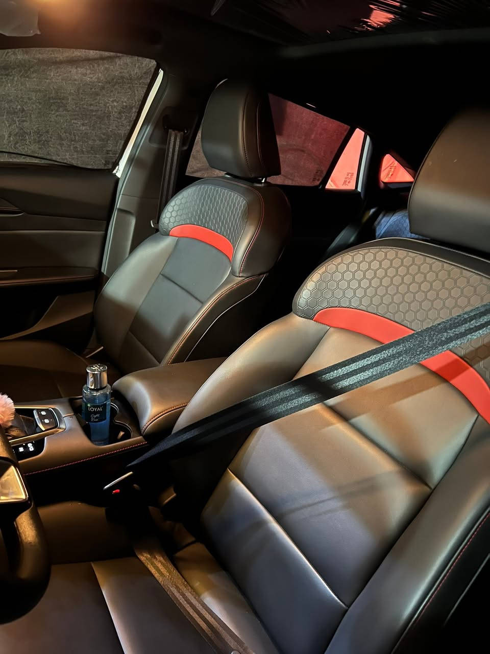 � للبيع MG GT 2025 فل أوبشن
✅ اللون: أبيض 
✅ داخلية جلد أسود مع تطعيمات حمراء رياضية
✅ 6 كامرات (360 درجة)
✅ شاشة كبيرة 
✅ فتحة سقف بانوراما
✅ استعمال شخصي ونظيفة جداً
✅ لا تحتاج أي مصروف وجاهزة للفحص

✨ سيارة رياضية أنيقة بمواصفات كاملة،
رقم اربيل
مكان السياره تكريت


**إذا كنت صاحب هذا الإعلان وتريد حذفه لأي سبب، رجاءا أرسل رسالة إلى الدعم الفني**