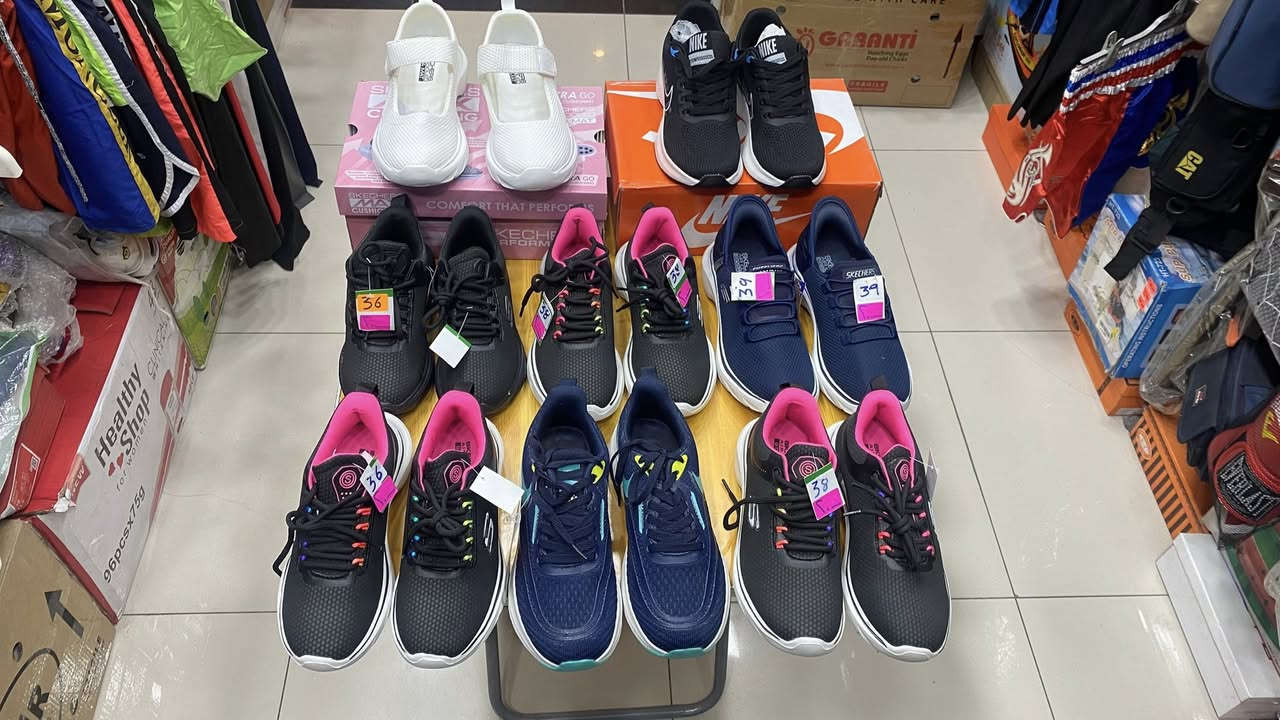 سلام عليكم احذية  سكجر ونايك  اصلي ماستر كوالتي  عالي  ڤيتنامي قياسات  36  37  38 االعدد  11  قطعه  سعر القطعه ب20 الف والتوصيل  مجاني   وذا  شلعه  سهلة  
العنوان بغداد المنصور سوق سهام العبيدي  
للتواصل ***********    وات ساب
