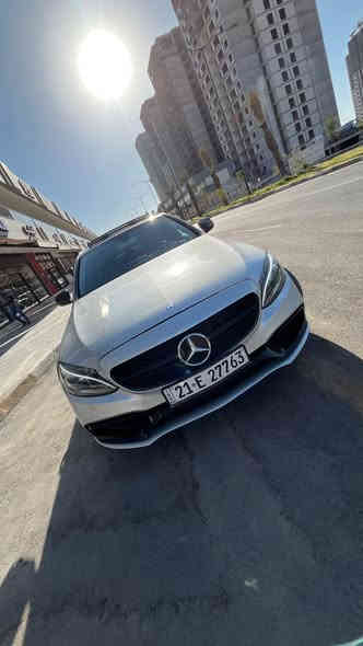 مارسيدس c300 موديل 2017 شكل ال 18 وراد امريكي 
تو ويل
بنوراما 
وضعيات قيادة 
شاشه كبيره 
هيتر كشنات
رادارات 
خزن ميموري 
مري قلابه
 دبل ماوس
خمس بصمات
جنطة كهرباء 
لد امامي خلفي 
عليها  كت AMG C63 كامل 
محرك 2000 تيربو 
تخم تاير جديد ميشلن 
ادامه كامله بدون نواقص 
صفر مسج 
ماشيه 76000
صبغ ربع البنيد فقط البقيه كفاله 
السعر 23,800 وبيها مجال 
السيارة بأسمي تحويل او وكاله 
مكان السياره بغداد ***********
