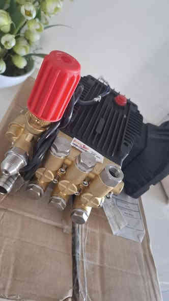 مضخة غسيل سيارات باورجت اصلي ٢٥٠ بار ١٥ ليتر مع تنظيم بار و اتوماتيك بارخص اسعار جملة بس ٩٥ دولار مع خدمات توصيل سريع المجاني لطلب اتصل واتس اب ***********
