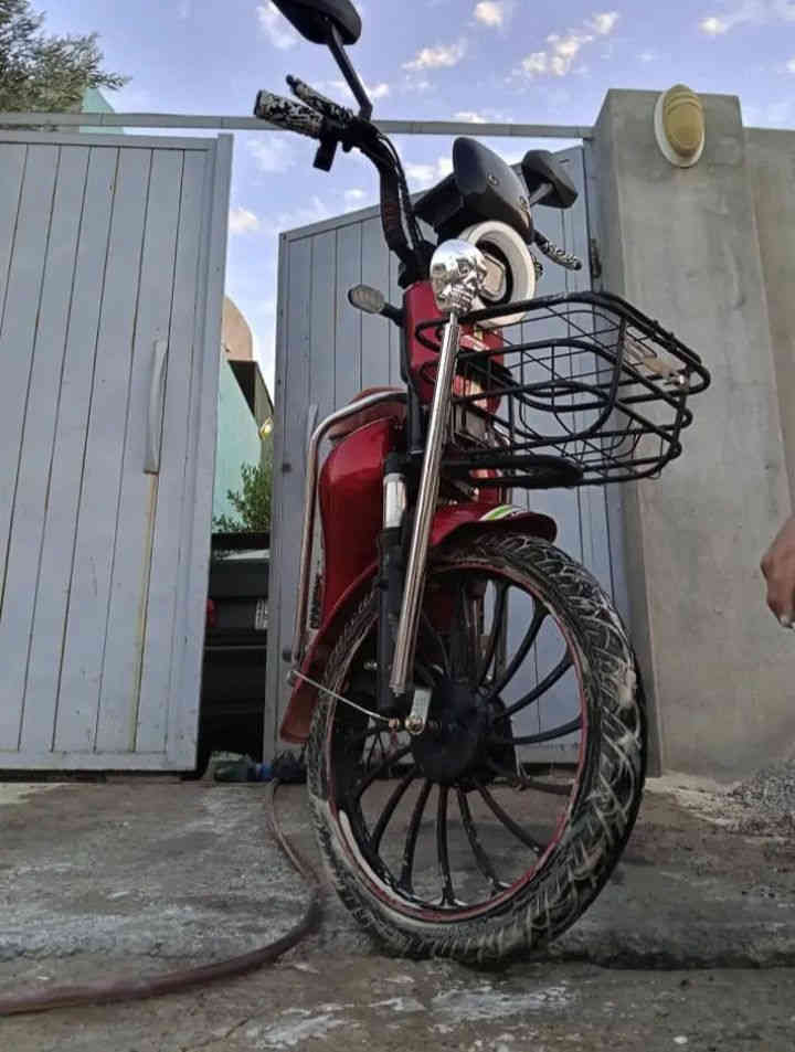 لسلام عليكم متاح ماطور حجم ٢٠للبيع ماطور نضيف خمسه بطاريات لايت شغال اشاير سرعه ٩٩ ثلاثة نمرات ماطور شاحنه رقميه اصليه السعر 275وبي مجال بسيط العنوان قوسيات اتصل على على الرقم (***********)(***********
