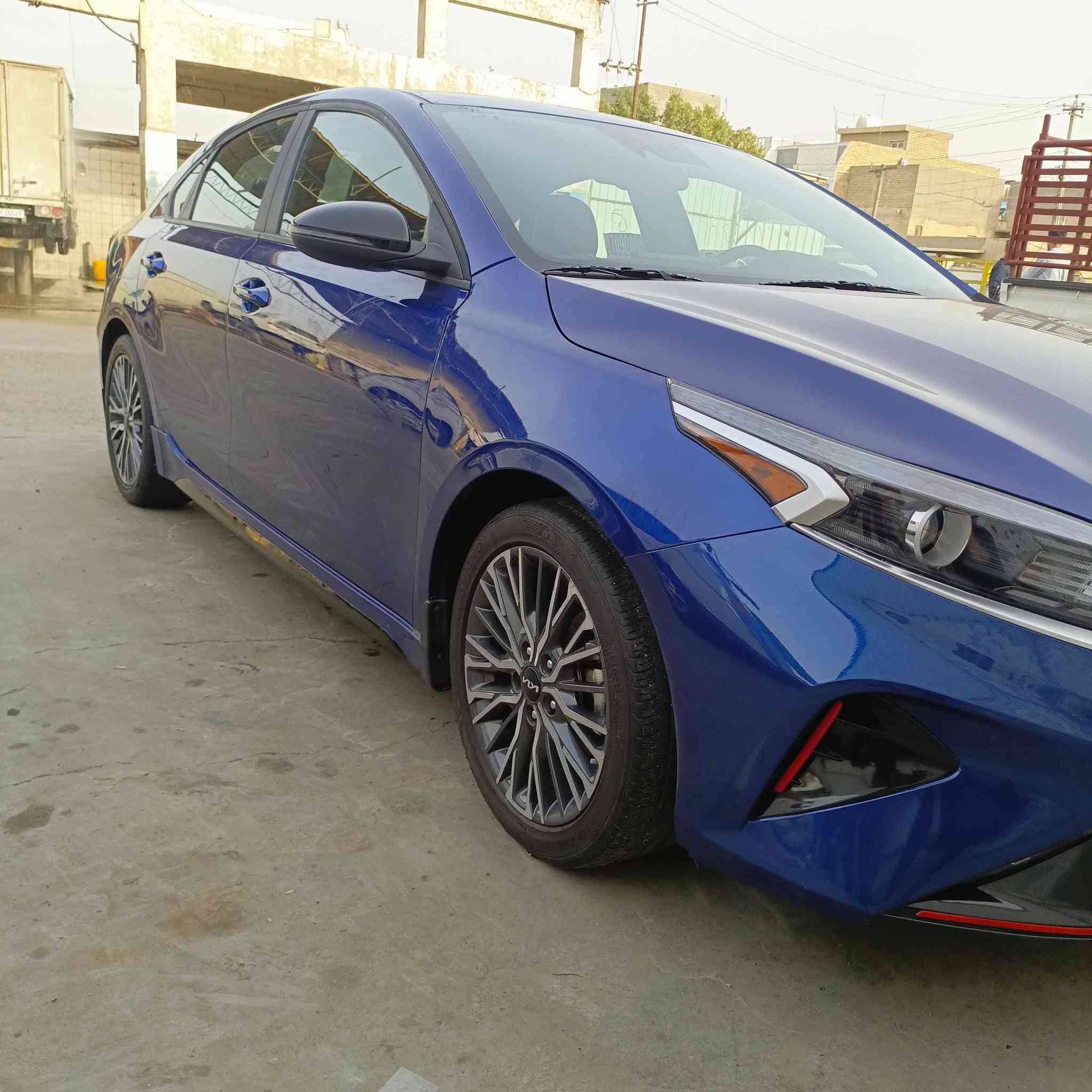 سلام عليكم من رخصه مدير الكروب كيا فورتي جيتي لين موديل 24وارد امريكي بس بنيد صبغ السياره فتحه ورادارات ارع جوانب فول مواصفات السياره دخول جديد ورقم بسم صاحبه مكان السياره بغداد الشعب وهذا رقمي ***********  والسعر 170 $مكلف بلنشر
