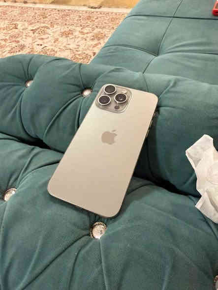 السلام عليكم ايفون ١٥ بروماكس شرق اوسط اصلي استخدام شخصي ضمان ماستر ذاكرة ٢٥٦ البطارية ٨٩ الجهاز لاغلطة بلادي على الفحص كارتونة كاملة السعر ١١٠٠  المكان بغداد الجادرية للاتصال واتس *********** كل شي موضح بالصور بغداد
