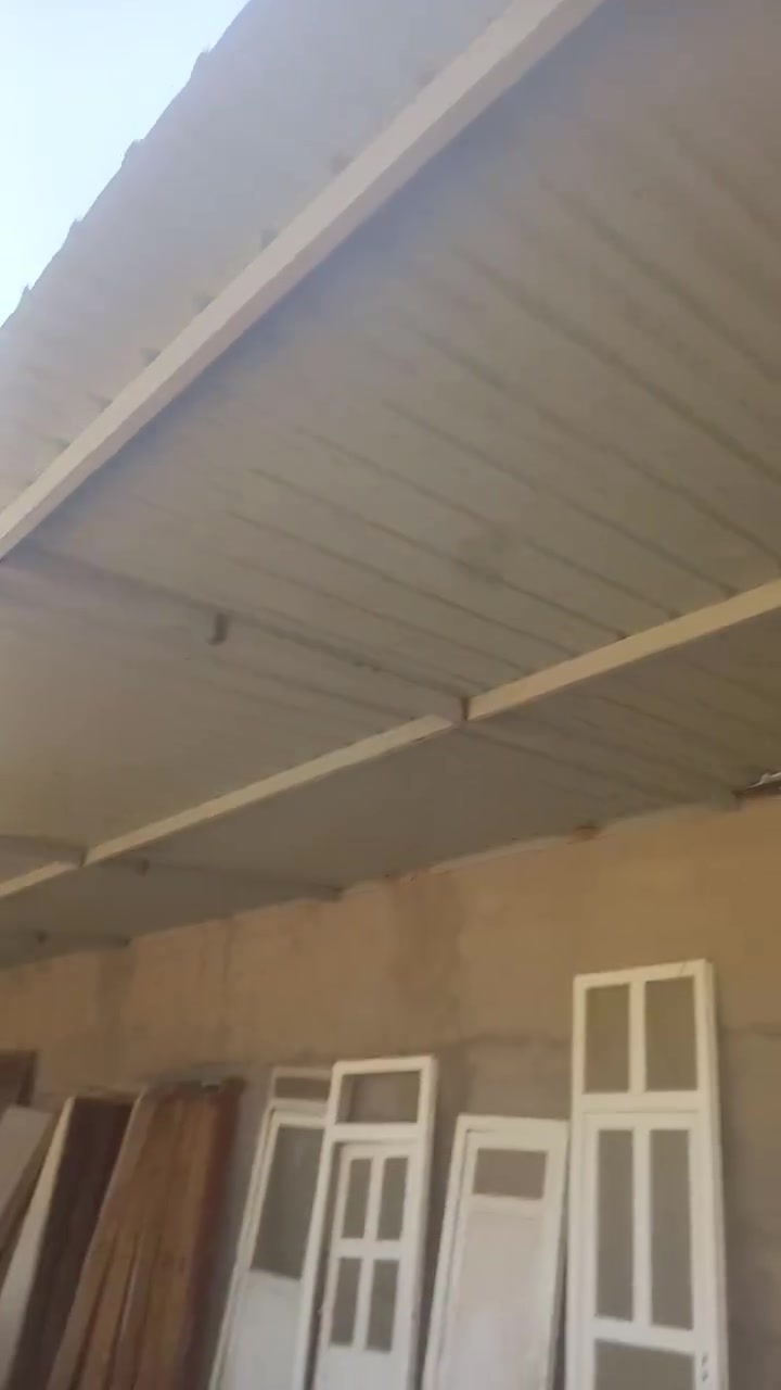 اسلام عليكم من رخصه الادمن سقيفه جديده للبيع طول ٢٧ متر وعرض ٤ متر 
مكاني اللطيفيه القامشلي اي ستفسار هاذه رقمي *********** اثير ***********
