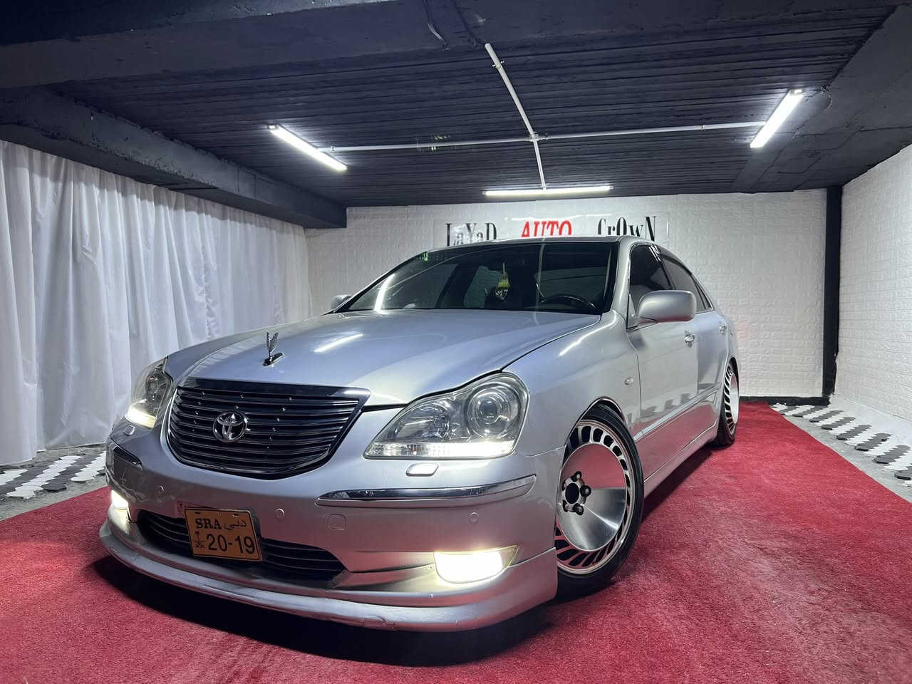 MAJESTA 2005  بڕاوە 
ژم:***********
‎بە ناوی خوای گەورە سەرەتا بۆ مەسرف پرسیار مەکە تیای نیە غەیری لەمسی شاشەکەی کە ئیش ناکا بۆ هیچی تر پرسیار مەکە 
‎مواسەفات ٥ دوگمەیە  
Absبیلاد بە شەرتت
‎گێڕوو مەکینەو کارەبایی بە شەرتی ١٠ فیتەر‎
٥ بەسمە   ھەر ٤ کوشن کارەبا  سەلاجە ٦ سیدی و دیڤیدیGPS کامێرا سوکان کارەباو خەزن  ٣ پەردەی بیلاد
‎لایتی ناوچەی کوێر واتە لەگەڵ سوڕانی سوکان لایتەکانی دەسوڕێت دەبڵەکانی ھەواویە ئیش دەکات بەشەرت بە دڵی خۆت بەرزی و نزمی پێ بکە سنوق شەفت  گێڕ عادی و تۆماتیک سەیارەکە ٢٥٠ی مەسروفی تێدا نیە ٤ تایەو ویلی سێلی  ئەو مواسەفاتانەی باسم کرد ھەر ھەمووی ئیشی نەکرد سەیارەکە بە بەلاش بەرە لە ڕەسمەکان جوانتر نەبوو مەسرەفی ڕێت عایدی من یەک گڵۆپ لەناو داشبول پێ نیە سەیارەکەبیانوو بڕەبەس
ژم:***********
 
‎
