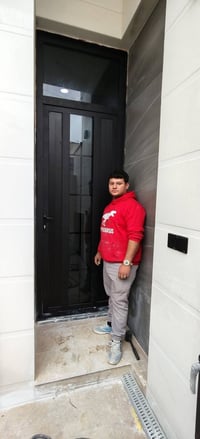 كادر المنيوم جميع انواع الالمنيوم   ابواب شبابيك محجرات كاونترات سكايل...