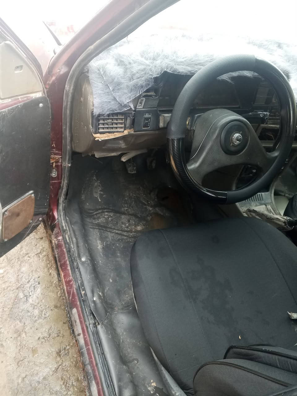 السلام عليكم سياره كاديت محرك وكير مال كصه شرط طخم تاير نضيف تغليف داخل جديد رقم انكليزي شرط الوكالة والتحويل السعر 20 وبيها مجال الرقم *********** واتساب
