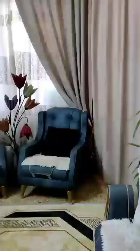 بيت 100 م طابو زراعي سند 25
يحتوي الطابق الارضي غرفه نوم نظام سويت 
وصاله وحولي ومطبخ وحمام خارجي وطرمه
الطابق الثاني بيتونه غرفه بس يحتاجلها سقف 
يباع بدون الاثاث سعر ومع الاثاث سعر ثاني
العنوان شهداء البياع اتصال بالرقم ***********
