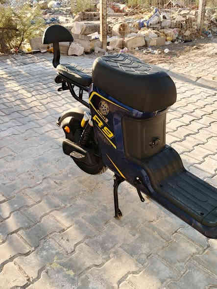 السلام عليكم دراجه شحن R9 موديل 2026 دراجة كفالة عامة استعمال اسبوعين الون نيلي السرعة 109  بصمة وسويجين وكارتات 2 بصمة تشغيل عن بعد  ملف 1200 بطاريات عدد 5 دراجة كفالة عامة تجي تفحص السعر 550 العنوان حي اور قرب جامع الفردوس ***********
