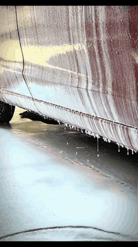 “وسخ الأمطار يترك أثره بسرعة… وغسلة صحيحة ترجع الطلاء لنظافته ولمعانه....