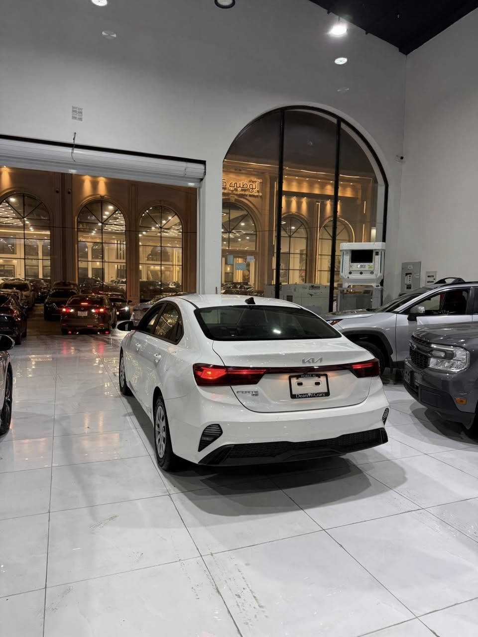 السلام عليكم 
للبيع كيا فورتي ابيض 2024 بدون موصفات 
محرك 20 
ماشي 37 الف ميل 
صبغ جاملغ و نص بولند بدون دواخل و بدون ارباك 
و بيها رصعه صغيره حافه باب سايق 
سياره بدون تعديل بارد 
سياره بدون كلير أمريكي شرط 
سياره بدون رقم ترقيم شمالي فقط 
تكلفة رقم 12 ورقه 
ملاحظة صوار حادث موجوده في المنشور 

السعر 147 ورقه ومجال
اي استفسار عن سيارة خاص 
اخوكم ديار ابو عمر 
*********** واتساب فقط للتواصل 
*********** اتصال فقط 
عنوان أربيل معارض السيارات
