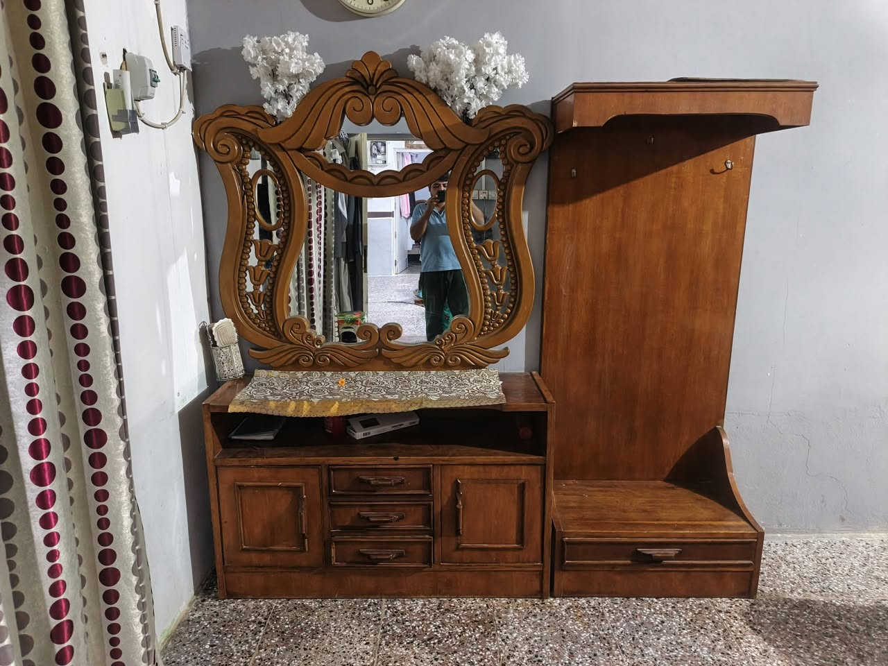 يالله 
السلام عليكم 
غرفه نوم مستعمله مابيه أي ضرر نضيفه 
أم ٦ بيبان مكان الكوفة صيطرت ال عيسى 
السعر اتصل ع رقم ***********
مكلف بالنشر اتصل ع رقم
