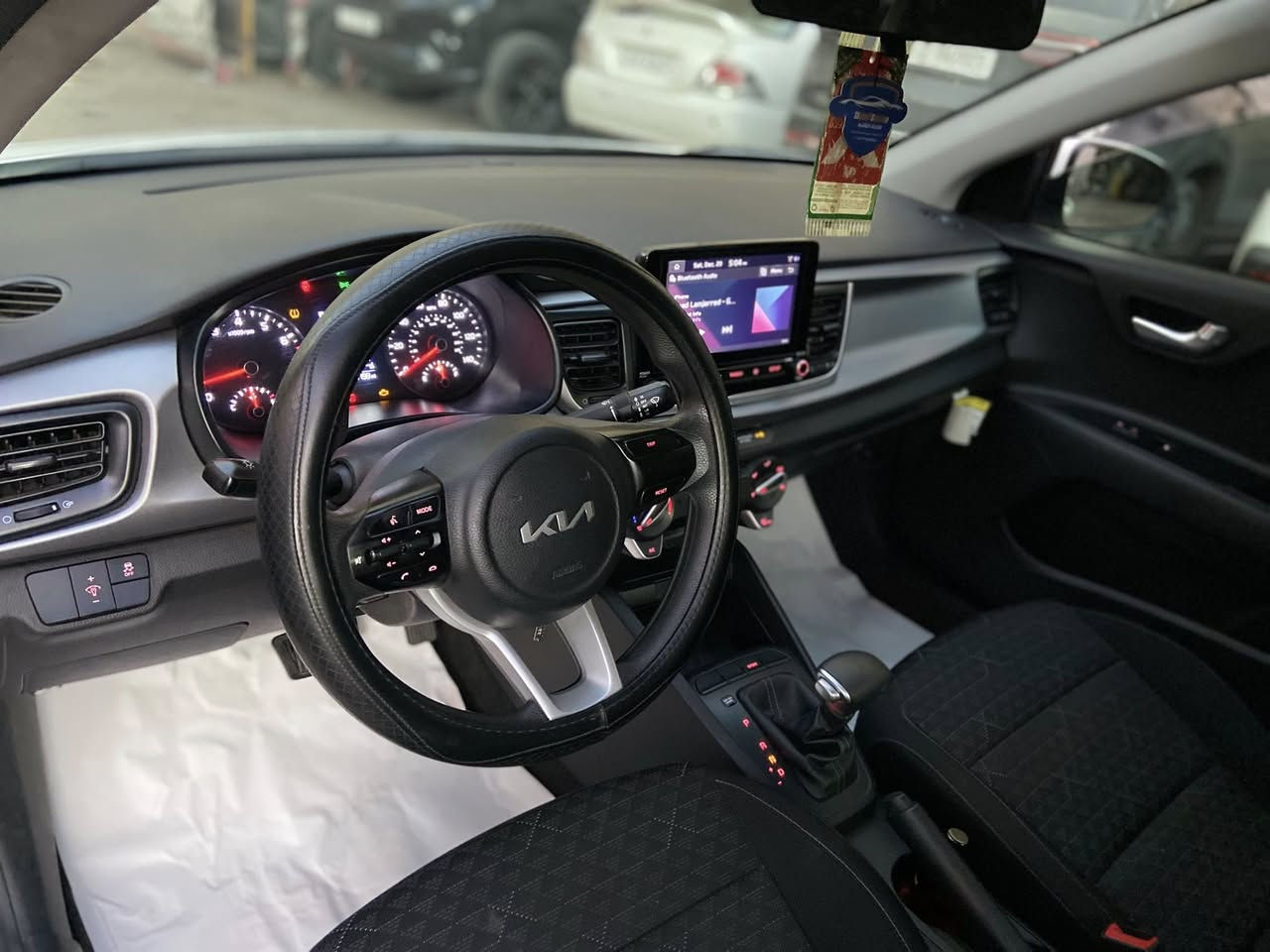 ريو ٢٢ ماشيه ٢٩ الف بدون ايرباك جاملغ وجنطه صبغ  بيه شويه بلحوض  الباقي كفاله ١٦٠٠ دوش دبل نوزل كير at تحكمات ستيرن سبورت موديله ٢٠٢٢ سعره ١٢٨ بيه مجال للشراي بغداد الاعظميه ***********
