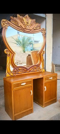 ميز مرايه • كنتور ٥ أبواب • نظيف