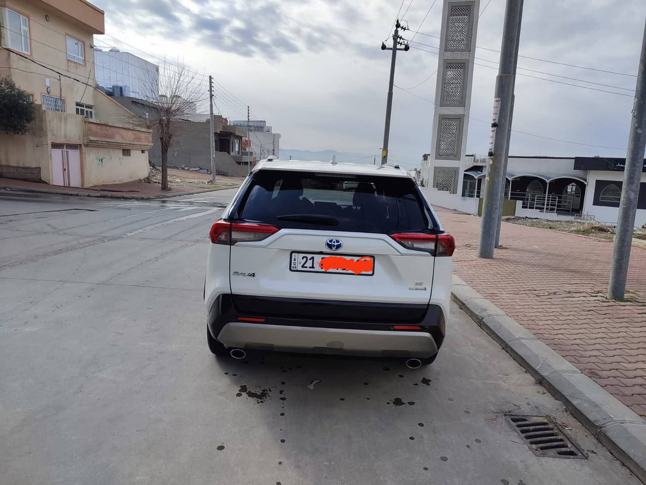 السلام عليكم 

تيوتا راف فور  لون ابيض-صدفي    ٢٠٢٢ 

‏SE فول هايبرد 

ماشية ٥٢ الف مايل 

رقم سليمانيه

المواصفات :  ،بصمة  ، كشن كهرباء   ، 3 انظمة قيادة ، رادار امامي رادار جانبي ، هندبريك دكمة ، اوتو هولد ،مانع انحدار، مانع انزلاق ،جملغ سبغ و نصف باب سكن،اشاير مري ،لايت زنون  ،دبل صالنصة ، شاشة كبيرة  ، محرك 2500

سعر :    ٢٢٢

للاطلاع رقم شانسي  يرجى التواصل عبر واتساب

للاستفسار 

***********
