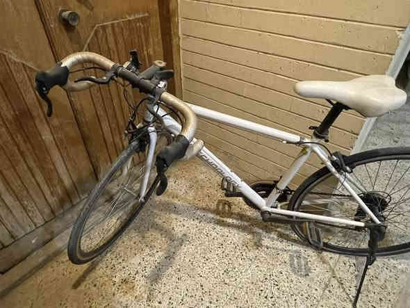 ‎دراجه هوائيه حجم27
‎نوعيته اصلي 

‎السعر 125 الف مستعمل 

‎للأستفسار ***********

‎المكان الموصل الجانب الأيسر
