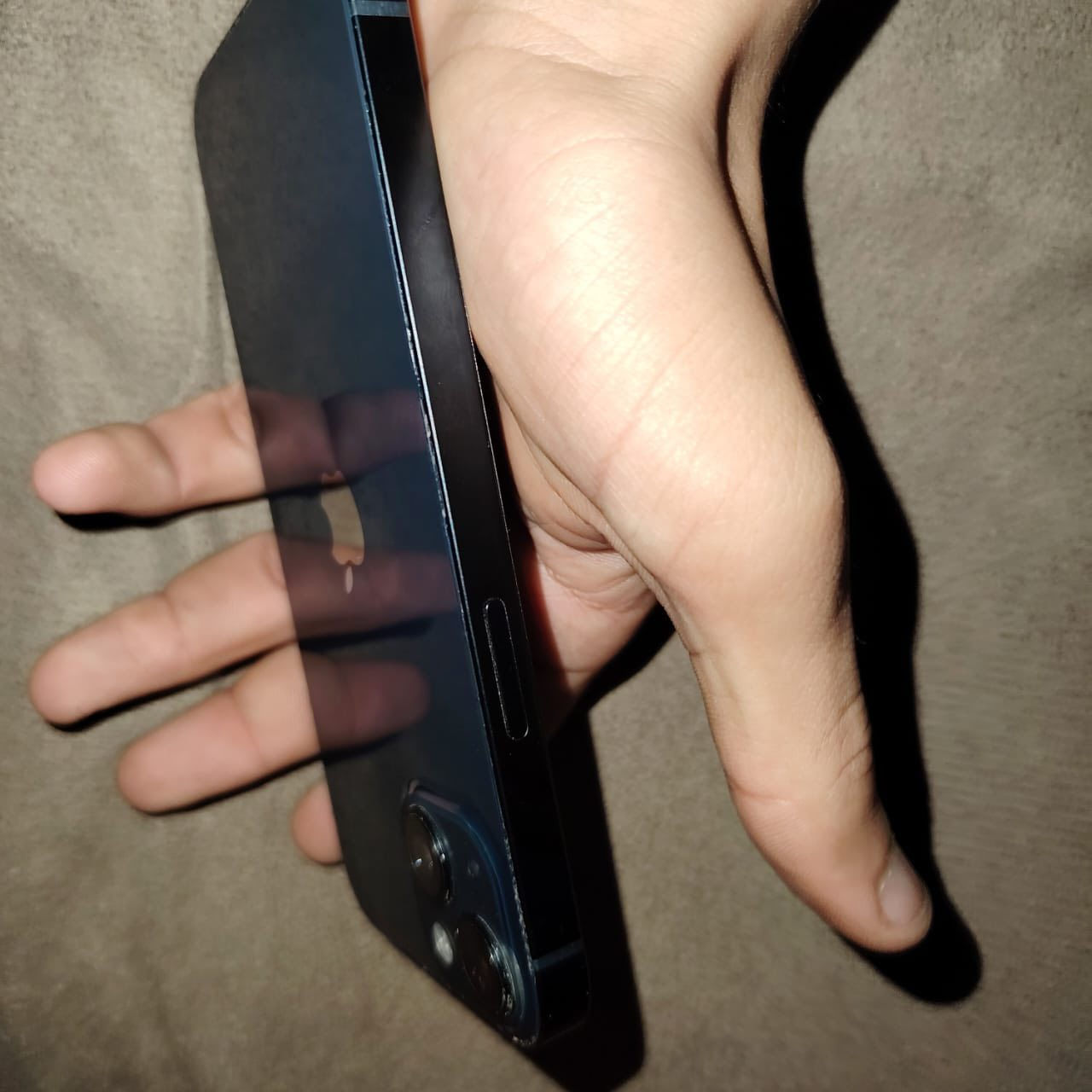 ايفون 13عادي للبيع مبدل شاشه + بطاريه فطر بل كلاسه مال شاشه عنوان بغداد الدوره سعر ٢٧٠ رقمي ***********
