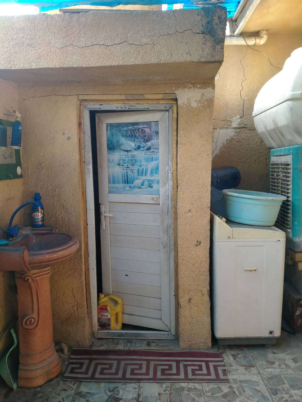 سلام عليكم بيت للبيع زعفرانيه شارع محهد حنيبت قرب سواق تفاحه ***********
