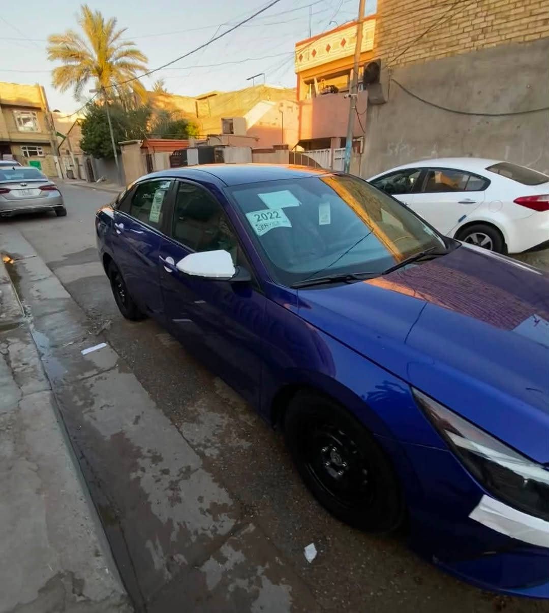السلام عليكم الانترا 2022 لون مميز 
وارد امريكي حادثه 3 بيبان تبديل وجاملغ امامي 
ماشيه 37 ميل 
سياره نص فول 
رادار امامي 
مثبت سرعه 
مسار 
حساس مري 
شاشه كار بلي 
كير CVT 
سياره نضيفه وجاهز ما ذب عليه ولا ربع 

بيع او مراوس مكاني بغداد الغزالية 
***********
