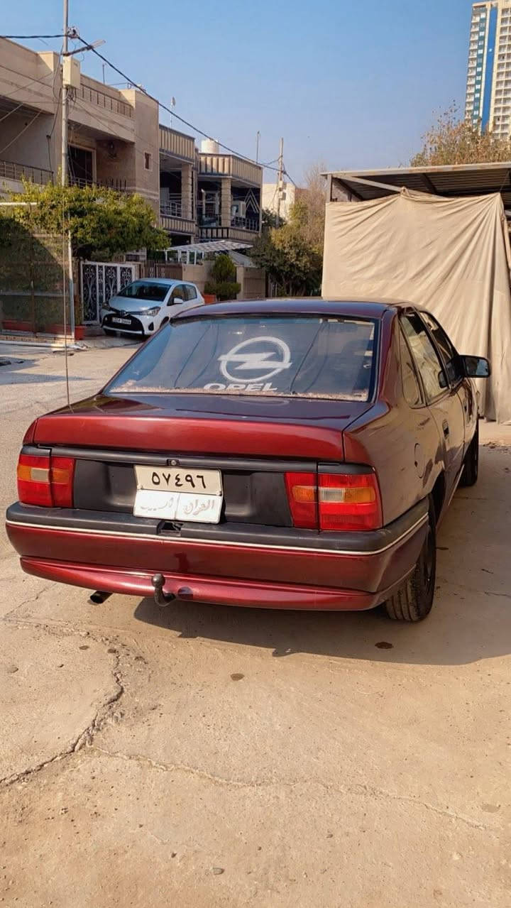 ئوپل فیکرا مودیل 1992 گیر و مه کینه به شه رت لیدان و براوه به شه رت چوار تایه ی نوی ده عامی بو ده عامی به شه رت نرخی 39 وه ره قه
*********** ژ.م أربيل, العراق

