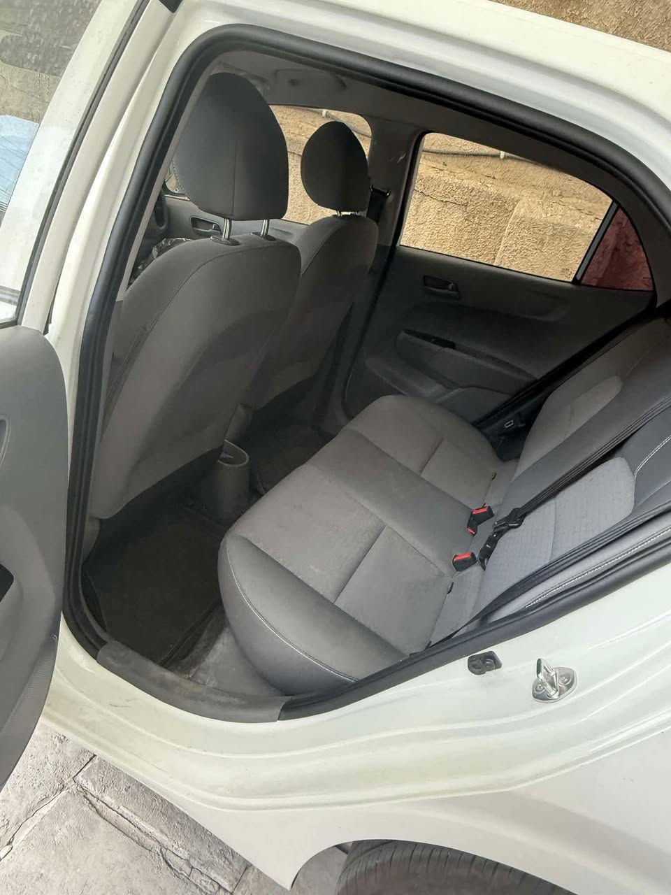 كيا بيكانتو. مو 21 
سياره وارد كندي 
ماشيه. 62km 
رقم بغداد باسمي. تحويل ثاني يوم 
سياره بيه بارد بابين خلفيه 
محرك. 1300. 3 سلندر 
سياره نضيفه استخدام مال بيت 
السعر. شده. وبيه مجال
***********
