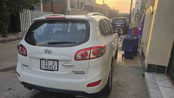 سنتافيه 2011 خلجي شركه العامه 
كير محرك مكفول محرك 6v سلندر 7 راكب 3 قطع تبريد تخم تاير تبريد ثلج صدرها نضيف سياره جاهزه من كلشي 
بيها شبرين صبغ باب صدر ودعاميات صبغ باقي مكفول 
السعر 148 بيها مجال للشراي  
الاستفسار ***********
مكاني بغداد السيديه
