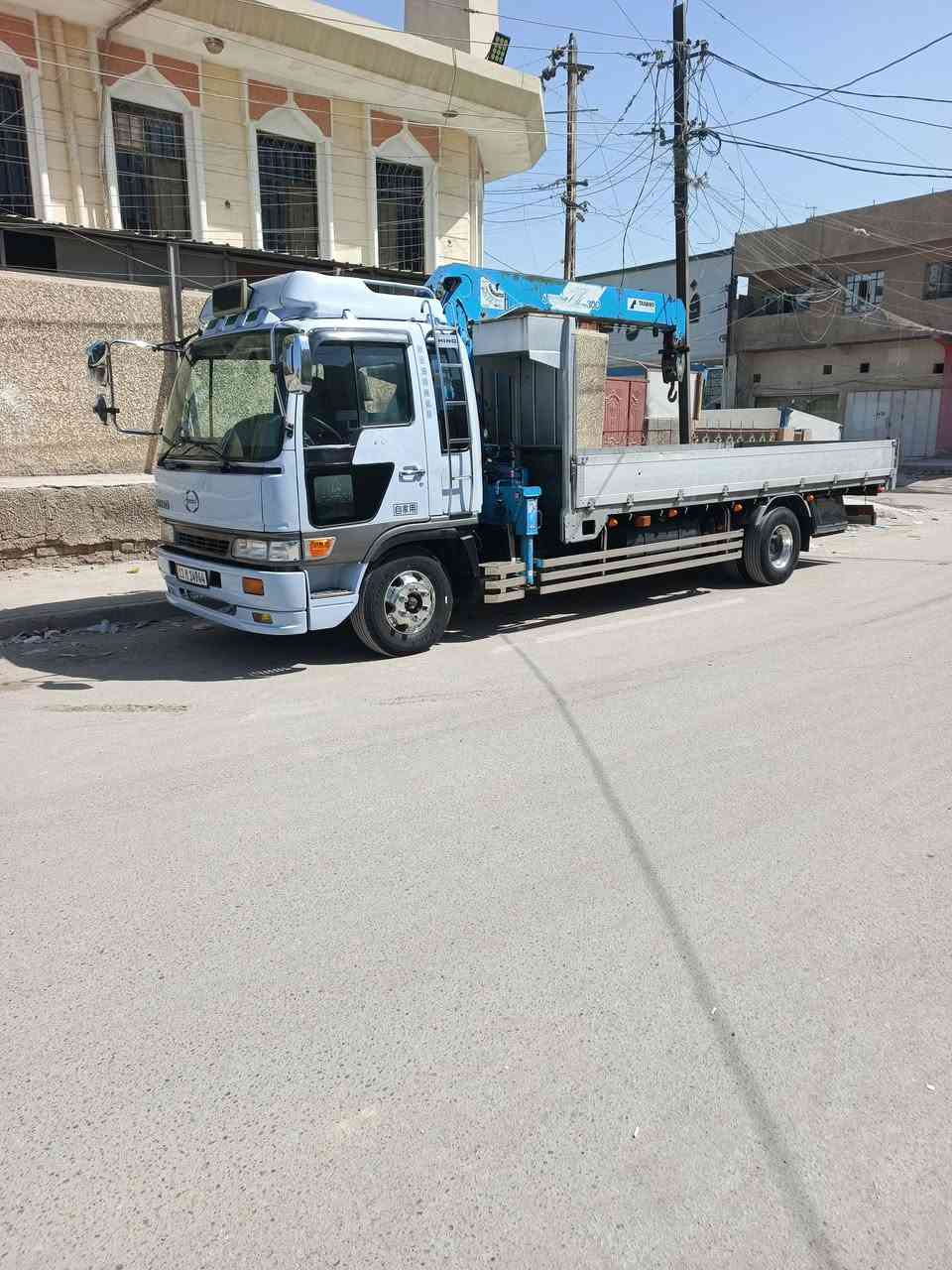 سياره هينو للبيع موديل 1995مكينه 80عادي كرين بسلاتين    ***********
