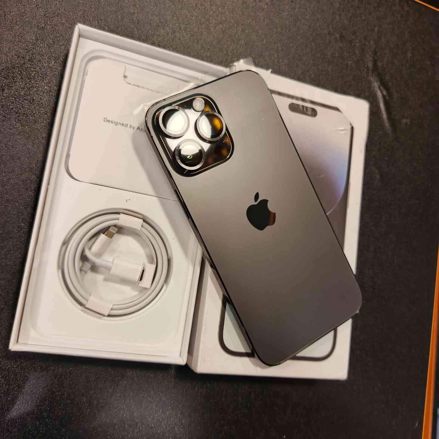 #متاح هاتف مستخدم   ❤
# iphone 14 pro max 
الذاكرة  256  GB
البطارية 100 % 
الهاتف بلادي وجدا نظيف شرط شخط ما بي 💕
#السعر 850 الف فقط 

#العنوان _الانبار _قضاء هيت _ شارع حامي حميد _مجاور مجمع الملكة أو مقابل مكتبة الأقلام _ مركز الباشا 💥
#لتواصل معنا : 
واتساب / ***********
الانستا / albasha-mople
