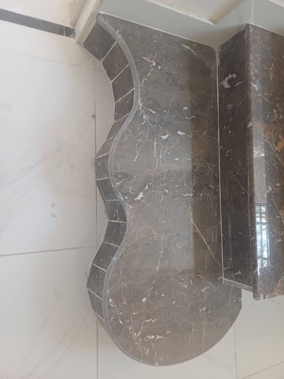 السلام عليكم خلفه سيراميك ارضي جداري ***********
