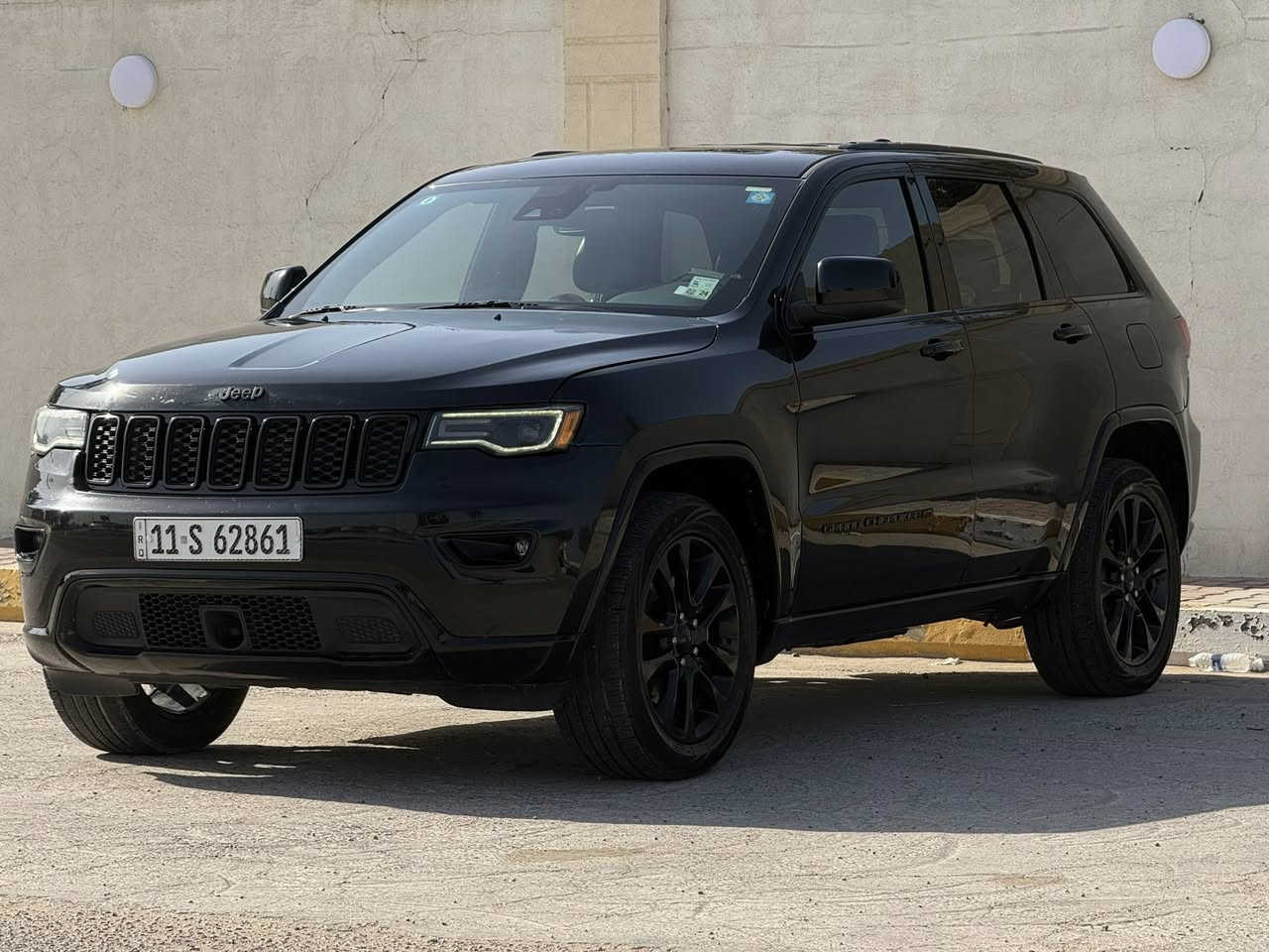 ‏‎جيب شيروكي بلاك توب 2022  امريكي
‏‎رقم بغداد بسمي تحويل مباشر
ماشيه 
‏‎ ⁃ فتحة سقف / كشنات كهرباء  / رادار خلفي امامي  / رادار جانبي / النقطة العمياء  /حساسات امامية وخلفية-  /شاشة كبيره- /محرك 6 سلندر  / كير طيارة 8 نمر   /دفع رباعي 4*4 - كشنات  / جلد / توقف ذاتي /

عنوان بغداد  الاعطيفيه شارع دامرچي 📍📍

للتواصل : ***********
