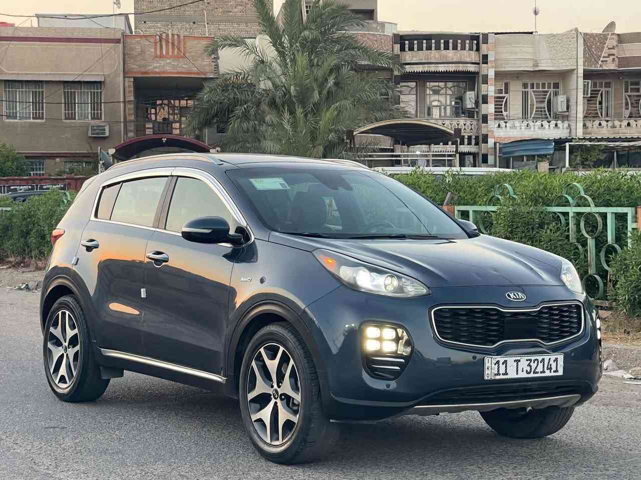 كيا سبورتج ٢٠١٧ فول ١/١ 
سعر ١٣٠ بيهة مجال شراي 
حادثة جملغ خلفي قبق جنطة 
بدون دواخل صور حادث مرفقة بلمشور بيهة جملغ باب كلير من امريكا فقط دون اي دواخل
موصفات فول ١/١ علئ فئة
تحكم ستيرن جهيتن مانع نزلق 
فور ويل مانع نحدار ردار امامي خلفي جوانب حساس امامي خلفي شاير بلمري مري شفط بصمة ابواب بصمة تشغيل شاشة جبيرة كامرة خلفيةستيرن تي شفتات بلستيرن جنطة كهرباء ويل كب كروم شاشة عطلات داخل جلد قرميدي كشنات تدفة تبريد كشنات كهرباء تبريد قطعتين ليت زنون بك ليت لد ليدي بلارما طكتين ثلاجة 
ماشية ٧٠ الف
سيارة جاهزة ما بيهة اي نقص
مكان سيارة بغداد الشعب
رقم بغداد اسمي تحويل ثاني يوم 
رقمي ***********
